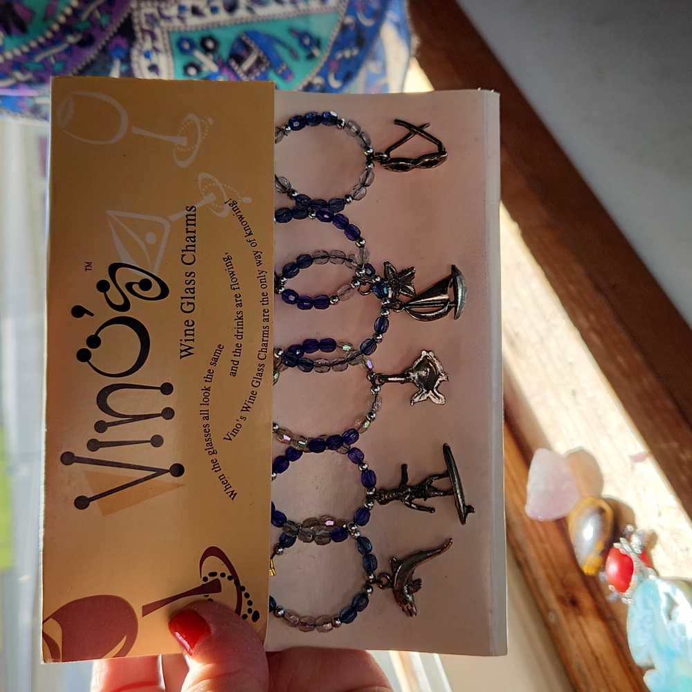 Vinos wine glass charms